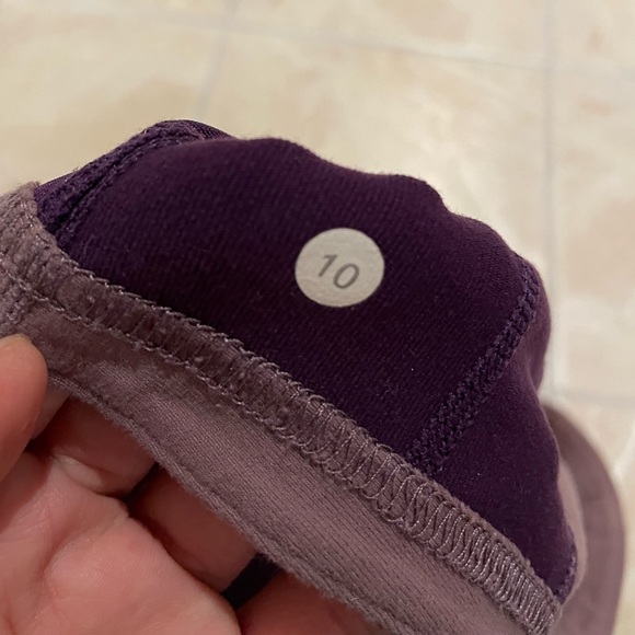 Vintage LULULEMON ATHLETICA Purple TANK Top
size 8-10 Large - Picture 6 of 6